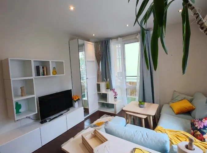 Ap-art アパート *